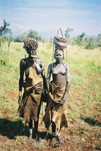 Mursi women