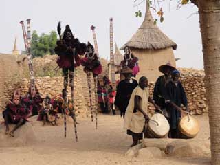 Dances des masques